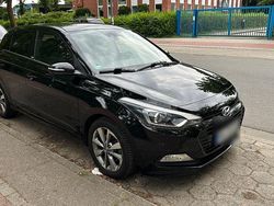 Schwarz Gebraucht 2016 Hyundai i20 Passion Plus Kleinwagen | 9.500 € (Fairer Preis)