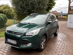 Grün Gebraucht 2016 Ford Kuga SUV | 8.900 € (Guter Preis)