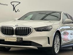 Alpinweiss Gebraucht 2024 BMW 530e Comfort Edition Limousine | 52.999 €