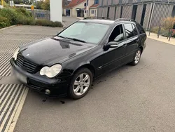 Schwarz Gebraucht 2005 Mercedes C180 Avantgarde Kombi | 2.200 € (Fairer Preis)