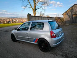 Silber Gebraucht 2001 Renault Clio II R.S. Kleinwagen | 9.999 €