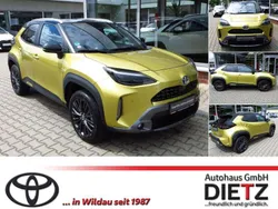 Gold metallic (5c2)/ black (20 Gebraucht 2022 Toyota Yaris Cross SUV | 25.990 € (Fairer Preis)