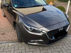 Grau Gebraucht 2017 Mazda 3 Exclusive-Line Limousine | 12.800 € (Fairer Preis)