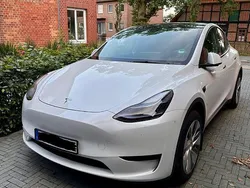 Weiß Gebraucht 2023 Tesla Model Y SUV | 37.700 €