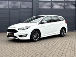 Weiß Gebraucht 2018 Ford Focus ST-Line Limousine | 13.900 € (Fairer Preis)