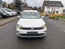 Pure white Gebraucht 2018 VW Golf Sportsvan Join Van / Kleinbus | 18.990 € (Fairer Preis)