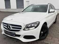 Weiß Gebraucht 2015 Mercedes C180 Limousine | 12.450 € (Fairer Preis)