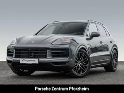 Grau Gebraucht 2025 Porsche Cayenne SUV | 119.880 € (Teuer)