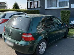Grün Gebraucht 1998 VW Golf IV Kleinwagen | 1.500 € (Fairer Preis)