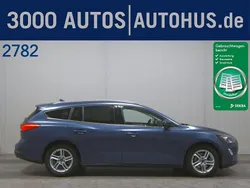 Blau Gebraucht 2022 Ford Focus Cool & Connect Limousine | 10.980 € (Superpreis)