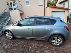 Schwarz Gebraucht 2011 Opel Astra Design Edition Limousine | 4.300 € (Fairer Preis)