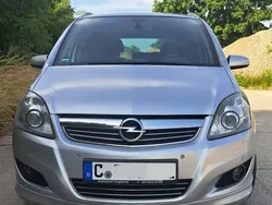 Silber Gebraucht 2008 Opel Zafira Van / Kleinbus | 3.200 € (Fairer Preis)