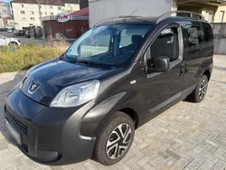 Schwarz Gebraucht 2010 Peugeot Bipper Van / Kleinbus | 3.699 € (Fairer Preis)
