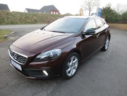 Braun Gebraucht 2015 Volvo V40 Summum Kleinwagen | 7.390 € (Fairer Preis)