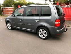 Grau Gebraucht 2005 VW Touran Van / Kleinbus | 1.999 € (Guter Preis)