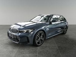 Blau Gebraucht 2024 BMW 330 Performance Kombi | 38.490 € (Superpreis)
