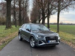 Grau Gebraucht 2021 Audi Q2 S-Line SUV | 22.999 €