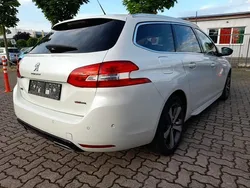 Perlmutt weiß perlmutt weiß Gebraucht 2018 Peugeot 308 Allure Kombi | 16.658 € (Teuer)