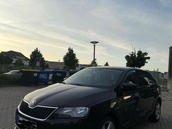 Schwarz Gebraucht 2013 Skoda Rapid Limousine | 5.499 € (Teuer)