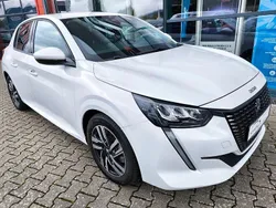 Weiß Gebraucht 2021 Peugeot 208 Allure Kleinwagen | 21.990 € (Teuer)