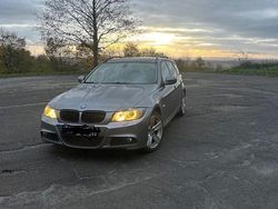 Grau Gebraucht 2009 BMW 320 M Sport Kombi | 8.000 € (Fairer Preis)