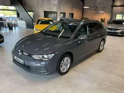 Grau Gebraucht 2022 VW Golf VIII Life Kombi | 19.980 € (Fairer Preis)