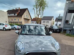 Grau Gebraucht 2017 Mini ONE Kleinwagen | 11.599 € (Fairer Preis)