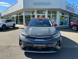 Grau Gebraucht 2022 Kia Stonic Vision SUV | 17.990 € (Fairer Preis)