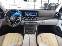 Schwarz Gebraucht 2022 Mercedes E300 AMG line Limousine | 41.850 € (Etwas zu teuer)