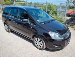Schwarz Gebraucht 2011 Opel Zafira Van / Kleinbus | 2.200 € (Guter Preis)