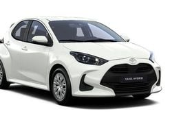 Weiß Neu 2025 Toyota Yaris Hybrid Comfort Limousine | 25.500 € (Fairer Preis)