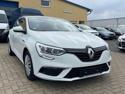 Weiß Gebraucht 2018 Renault Mégane IV Life Limousine | 8.950 € (Superpreis)