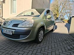 Grün Gebraucht 2009 Renault Modus Van / Kleinbus | 2.299 €