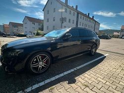 Schwarz Gebraucht 2016 Mercedes E250 AMG Kombi | 29.999 €