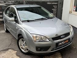 Silber Gebraucht 2005 Ford Focus Ghia Limousine | 2.999 € (Guter Preis)