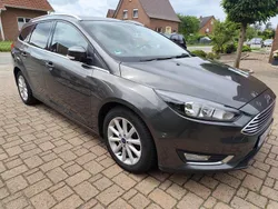 Grau Gebraucht 2015 Ford Focus Titanium Kombi | 7.990 € (Fairer Preis)