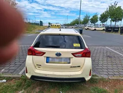 Beige Gebraucht 2014 Toyota Auris Kombi | 6.600 €
