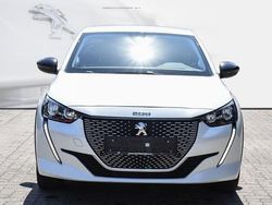 Weiß metallic Gebraucht 2022 Peugeot e-208 Allure Kleinwagen | 22.090 € (Teuer)