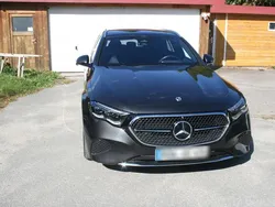 Grau Gebraucht 2024 Mercedes E450 Kombi | 61.500 €