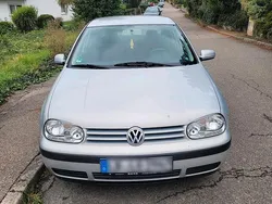 Silber Gebraucht 1999 VW Golf IV Kleinwagen | 1.500 € (Guter Preis)