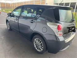 Grau Gebraucht 2016 Toyota Verso Van / Kleinbus | 14.400 € (Fairer Preis)