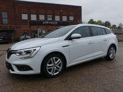 Weiß Gebraucht 2019 Renault Mégane IV Business Limousine | 8.950 € (Fairer Preis)