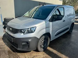 Grau Gebraucht 2020 Peugeot Partner Premium Van / Kleinbus | 12.750 € (Guter Preis)