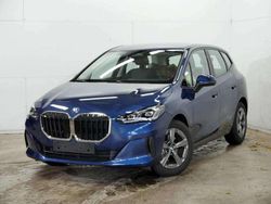 Phytonicblau metallic Gebraucht 2024 BMW 218 Van / Kleinbus | 28.890 € (Guter Preis)