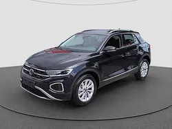 Deep black Gebraucht 2024 VW T-Roc Style SUV | 30.340 € (Guter Preis)