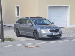 Silber Gebraucht 2012 Skoda Superb Ambition Limousine | 4.650 € (Guter Preis)