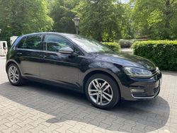 Schwarz Gebraucht 2015 VW Golf VII Highline Limousine | 11.999 € (Guter Preis)