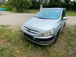 Silber Gebraucht 2004 Peugeot 307 Limousine | 499 € (Superpreis)