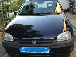 Blau Gebraucht 1996 Opel Corsa Limousine | 950 € (Guter Preis)