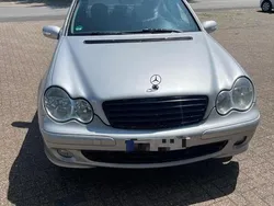 Silber Gebraucht 2005 Mercedes C200 Limousine | 3.300 € (Teuer)